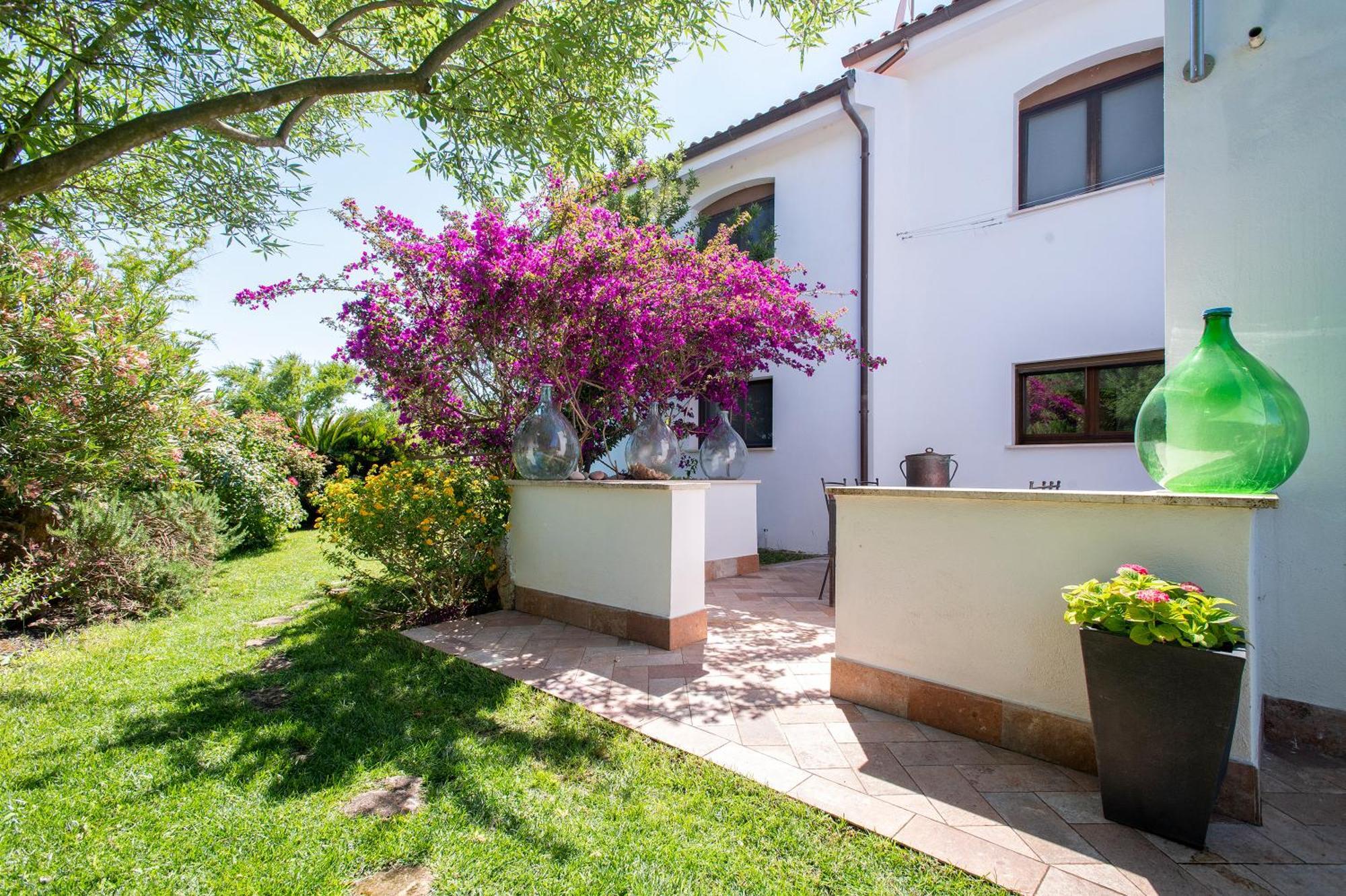 Sardinia Re - Villa Fioretta Flowers Apartments 奥尔梅多 外观 照片