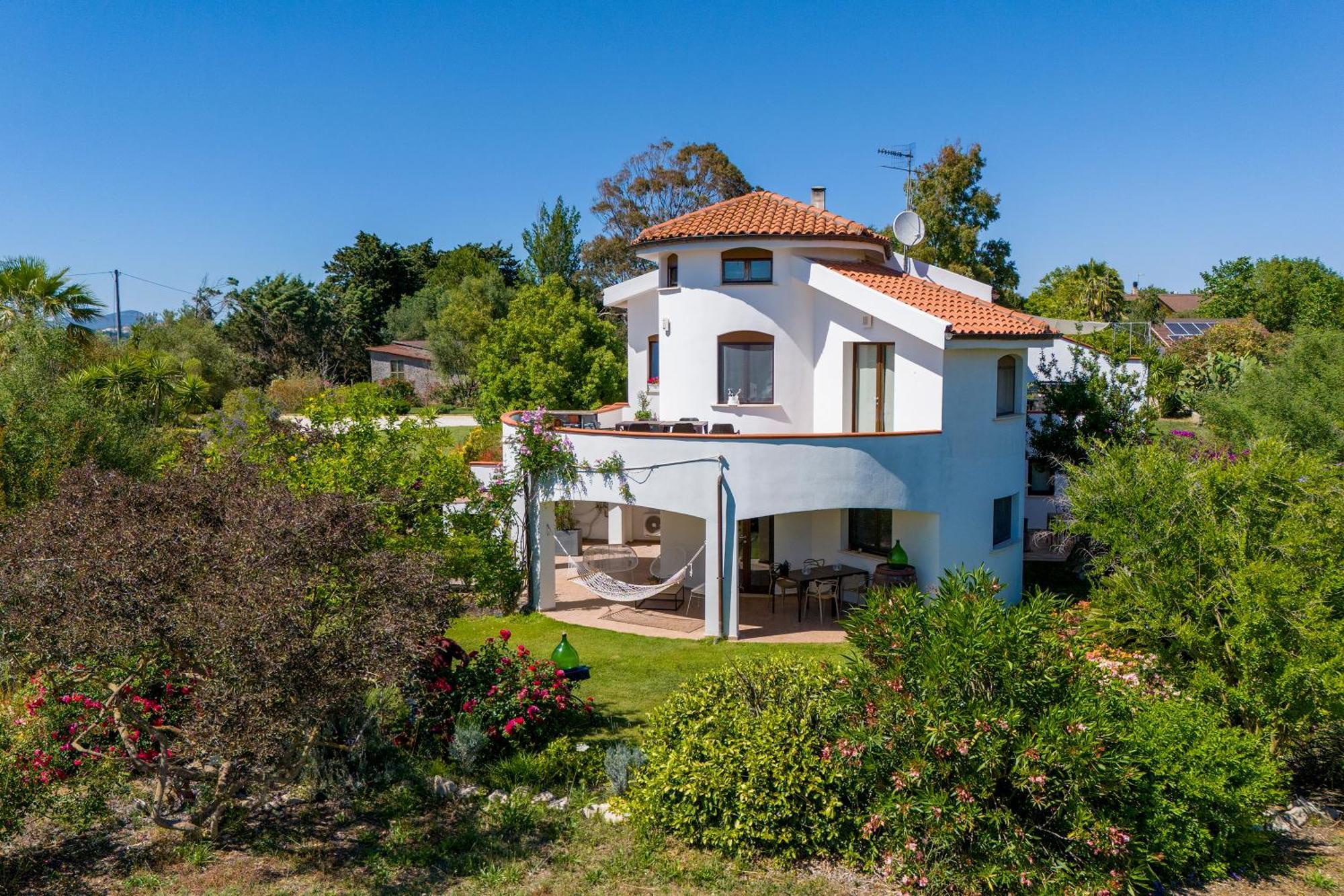 Sardinia Re - Villa Fioretta Flowers Apartments 奥尔梅多 外观 照片